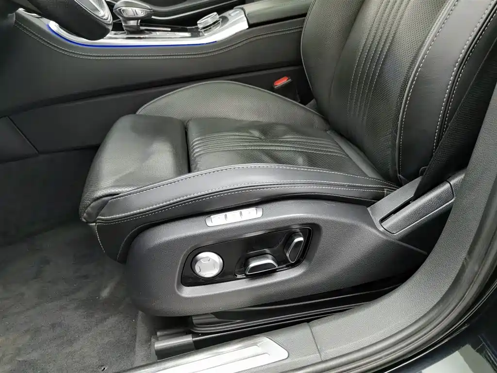 Hongqi H9 2.0 T Connected Flagship Enjoyment