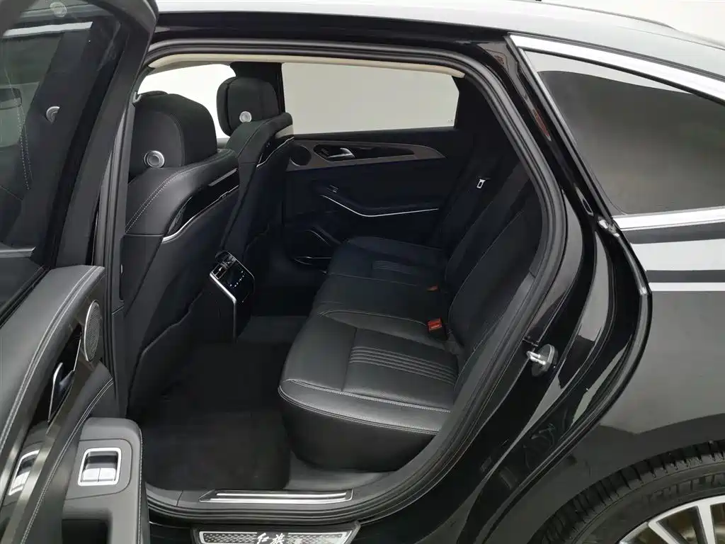 Hongqi H9 2.0 T Connected Flagship Enjoyment