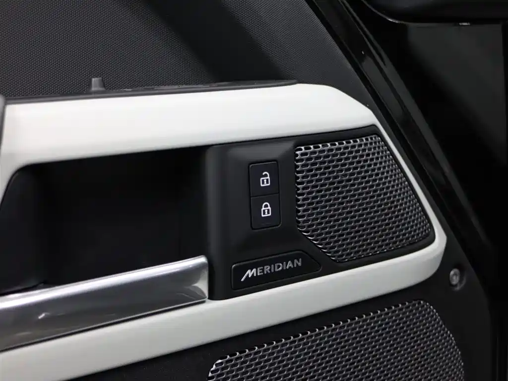 Land Rover Defender 110 3.0 T P400 XS