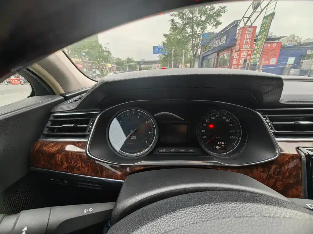东风A9 东风A9 2016款 1.8 T 尊贵型