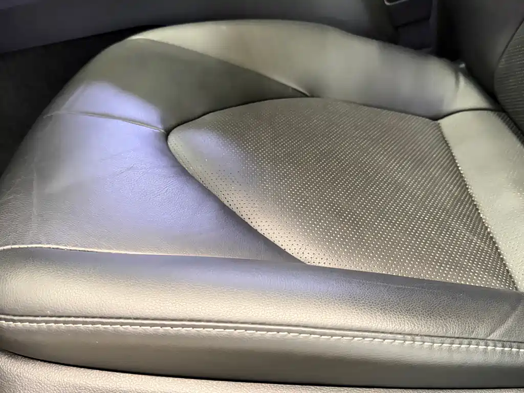 Camry 2.5 S Sharp Style