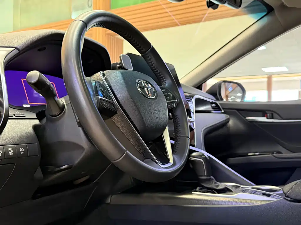 Camry 2.5 S Sharp Style