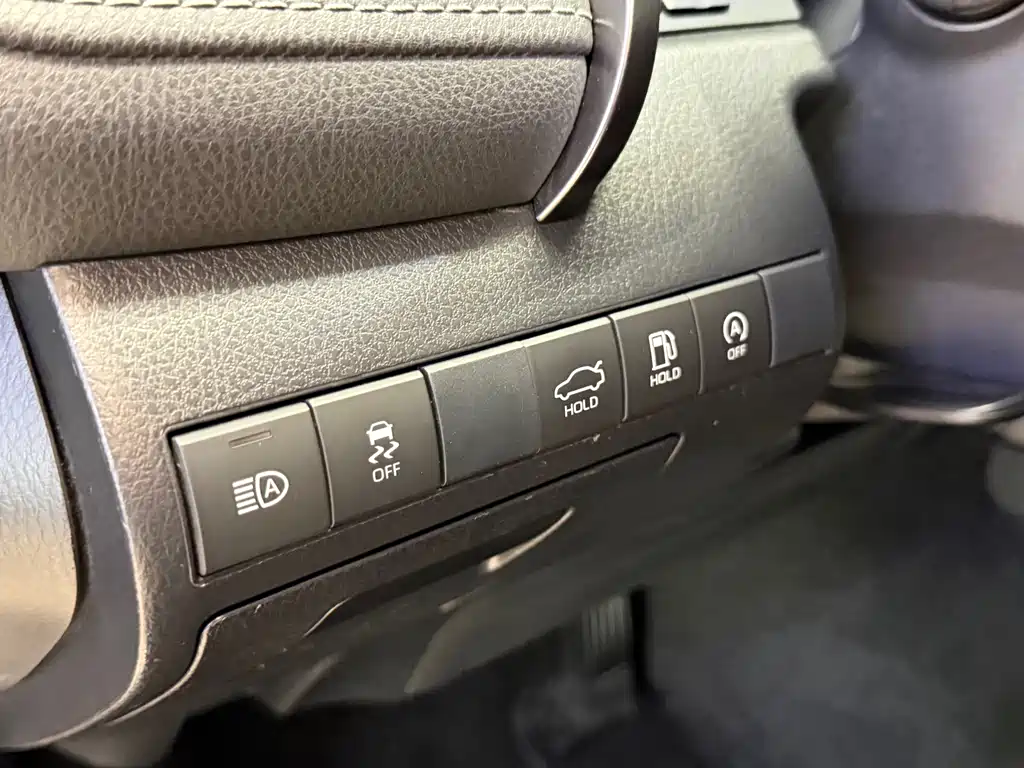 Camry 2.5 S Sharp Style