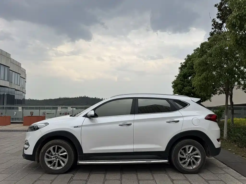 Tucson 1.6 T DCT 2 WD Intelligent