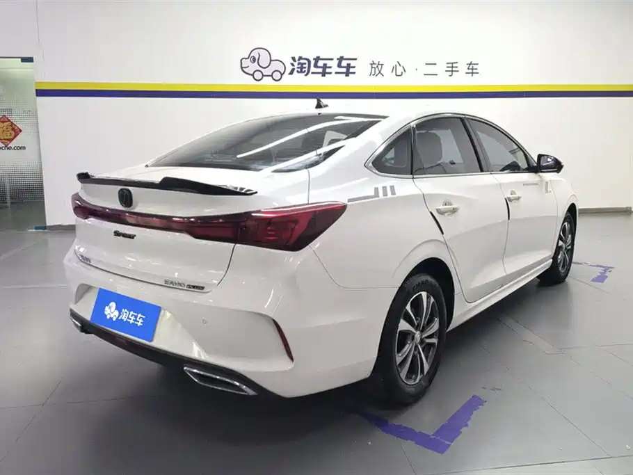 Eado Smooth Enjoyment PLUS Blue Whale NE 1.4 T GDI DCT Distinguished