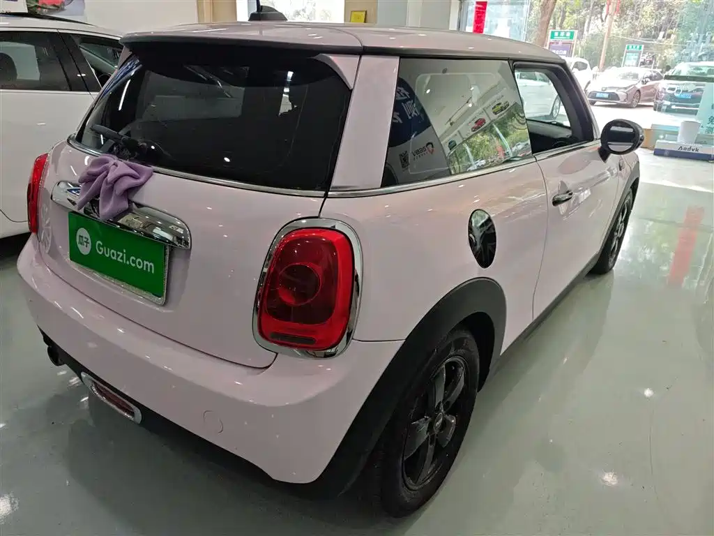 MINI 1.2 T ONE