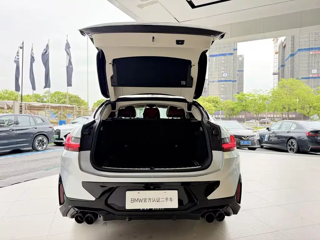 BMW X4 xDrive 25 i M Sport Package