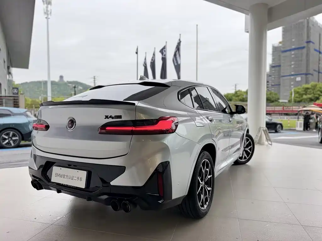 BMW X4 xDrive 25 i M Sport Package