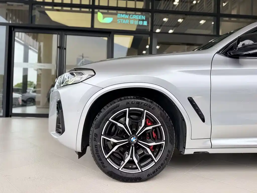 BMW X4 xDrive 25 i M Sport Package