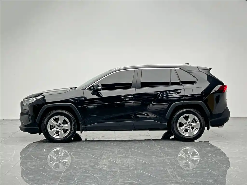 RAV4 2.0 L CVT 2 WD Urban