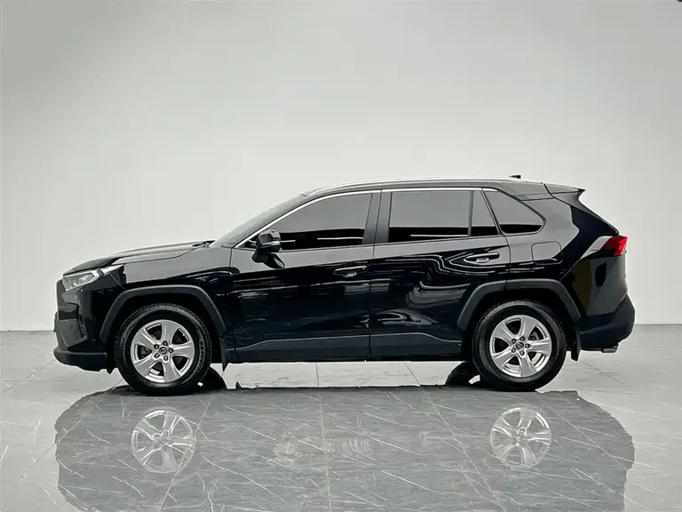 Toyota RAV4 2.0 L CVT 2 WD Urban