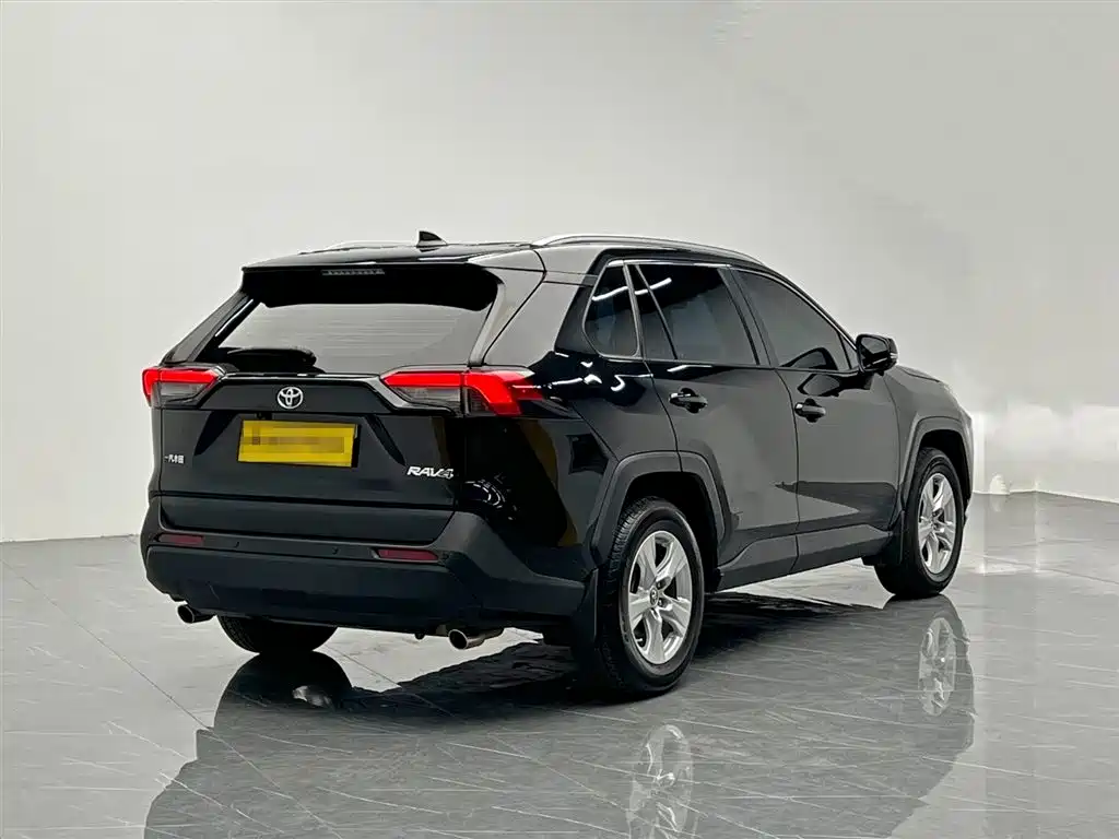 RAV4 2.0 L CVT 2 WD Urban