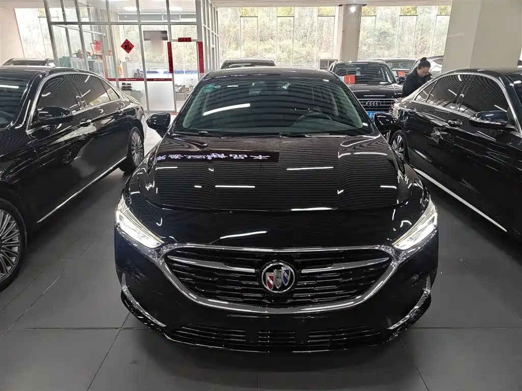 LaCrosse 652 T Luxury