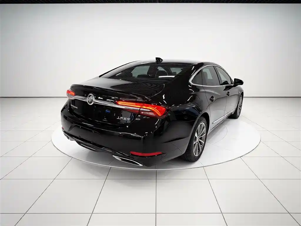 LaCrosse 652 T Luxury