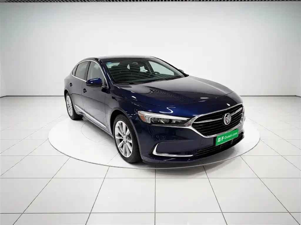 LaCrosse 652 T Luxury