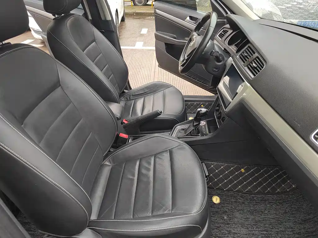 Lavida 1.6 L Auto Comfort