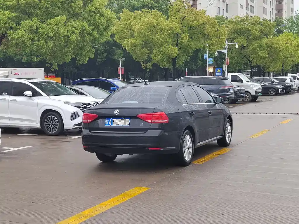 Lavida 1.6 L Auto Comfort