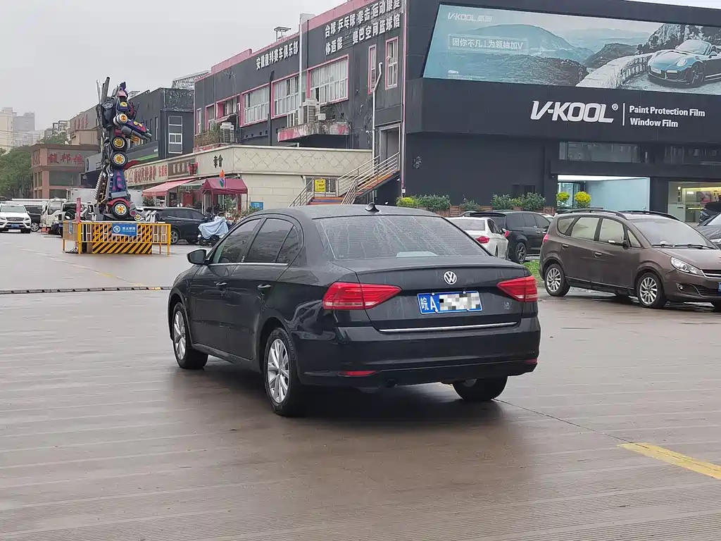Lavida 1.6 L Auto Comfort