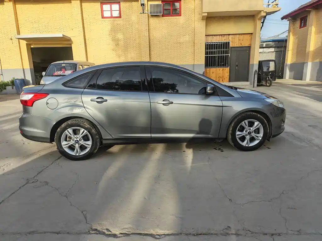 Focus Sedan 1.6 L Auto Style