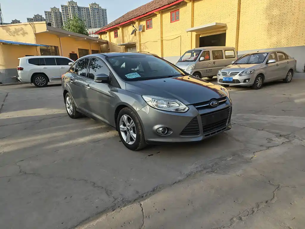 Focus Sedan 1.6 L Auto Style