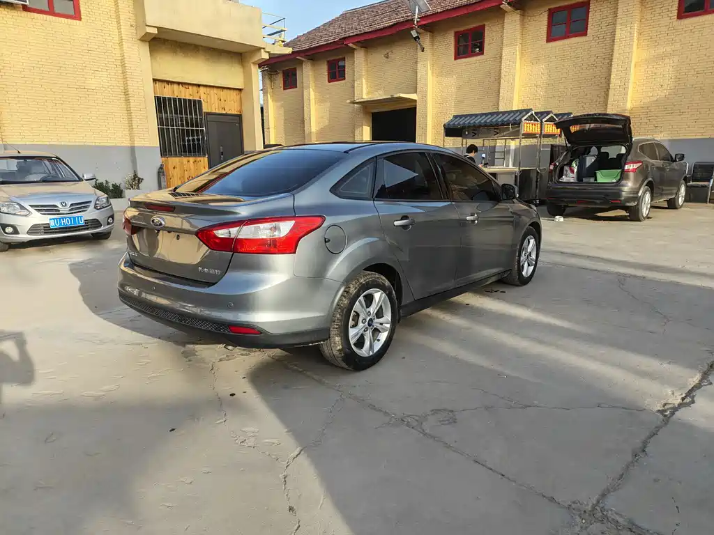 Focus Sedan 1.6 L Auto Style