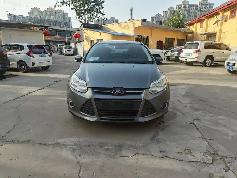 Ford Focus Sedan 1.6 L Auto Style