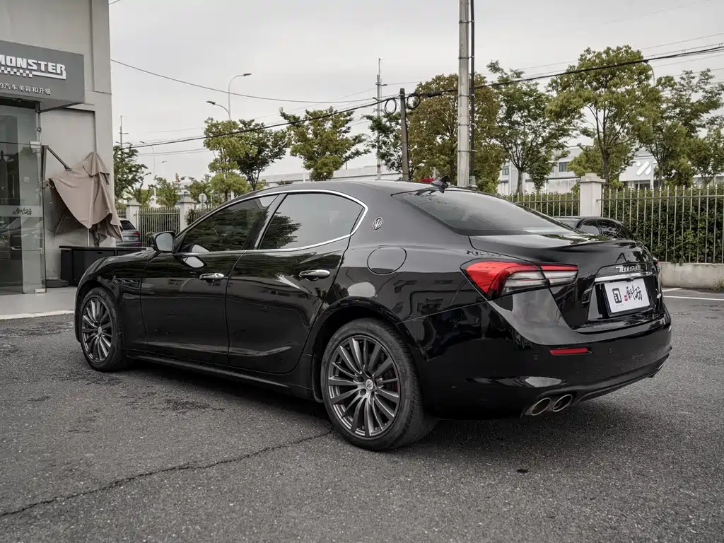 Ghibli 2.0 T Sharp Edge