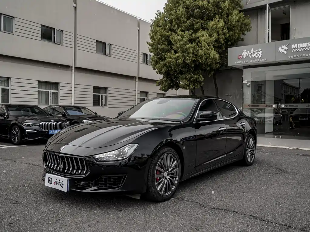 Ghibli 2.0 T Sharp Edge