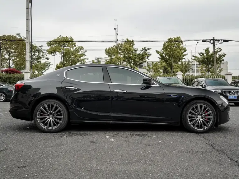 Maserati Ghibli 2.0 T Sharp Edge
