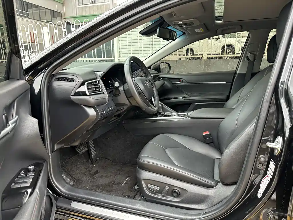 Camry 2.5 G Luxury