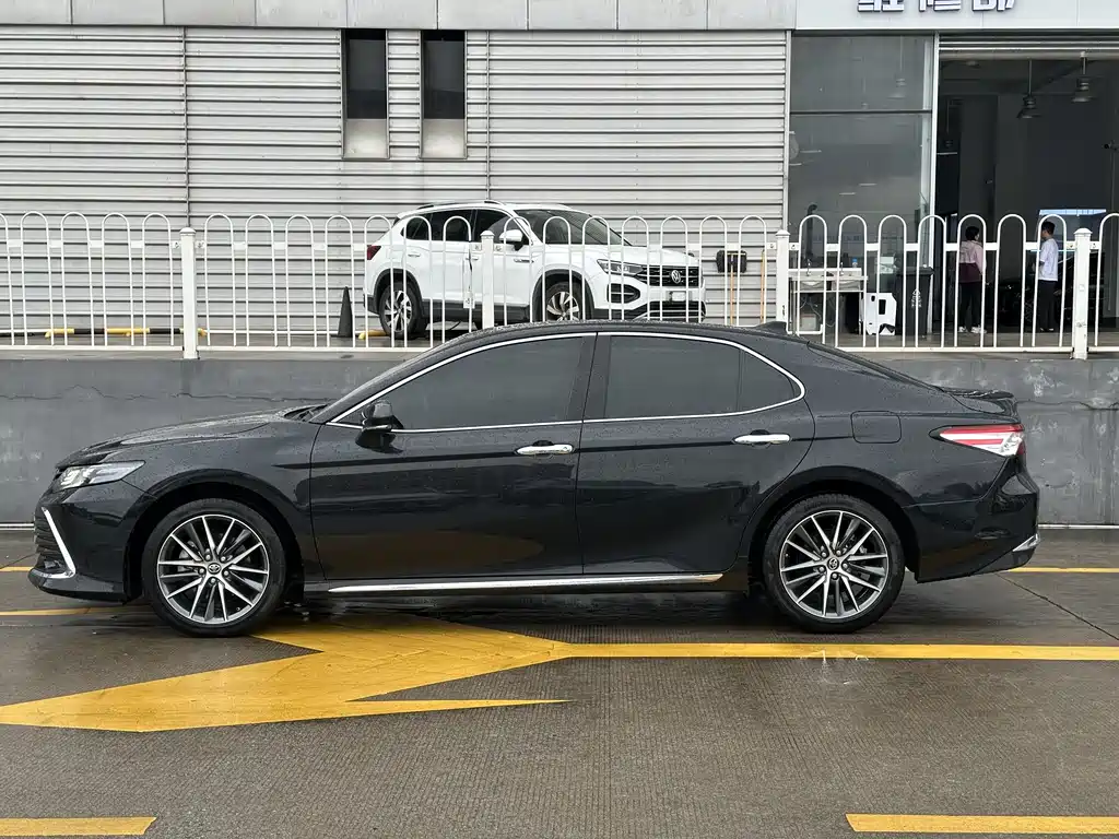 Camry 2.5 G Luxury