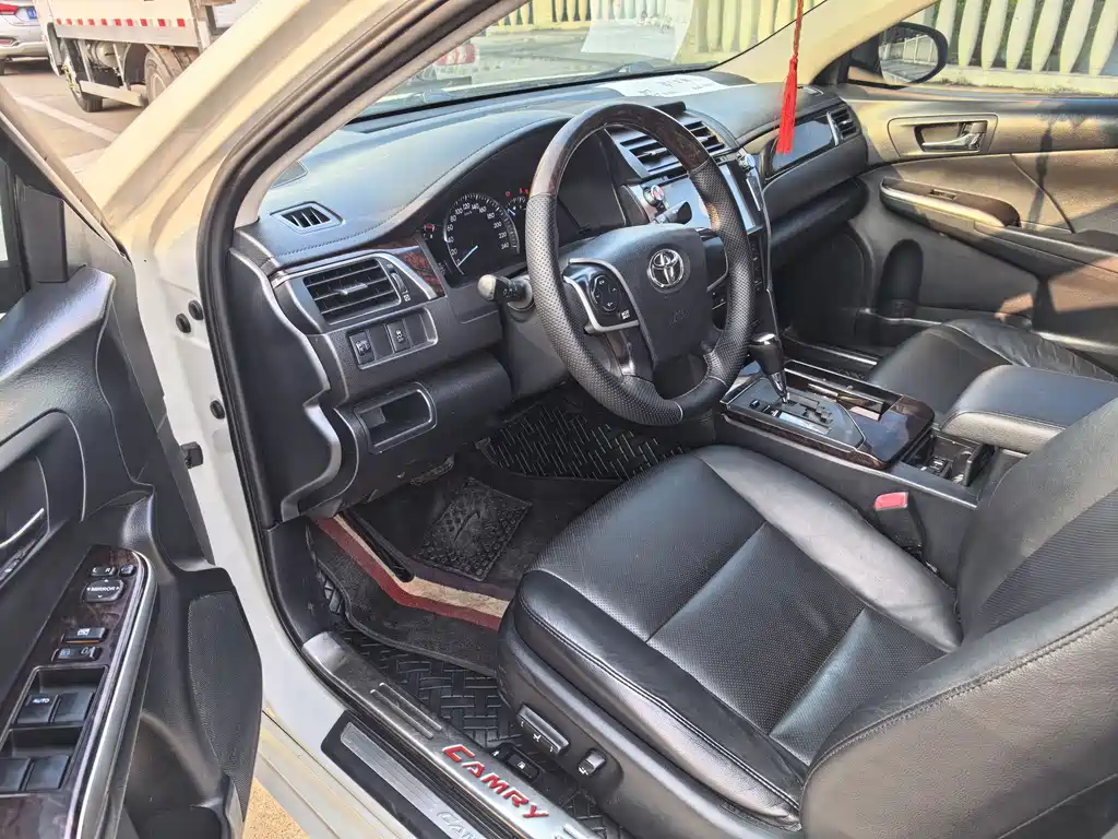 Camry 2.0 G Leading