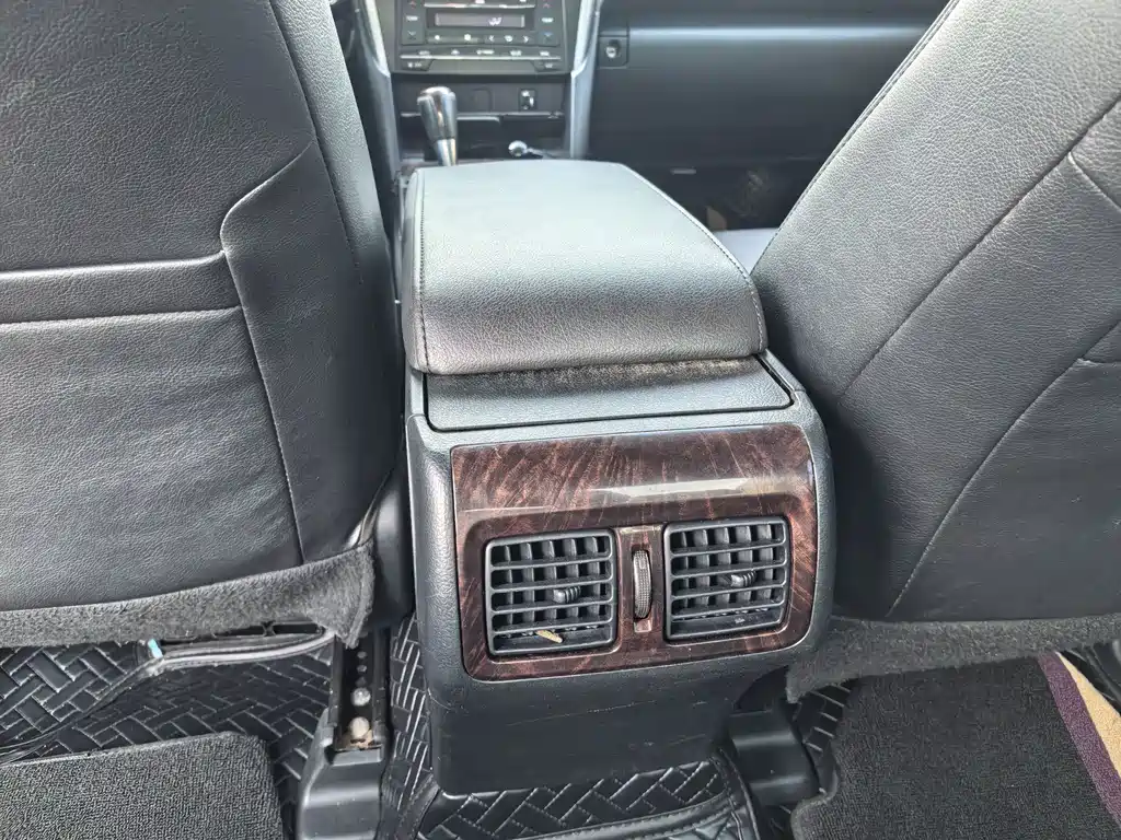Camry 2.0 G Leading