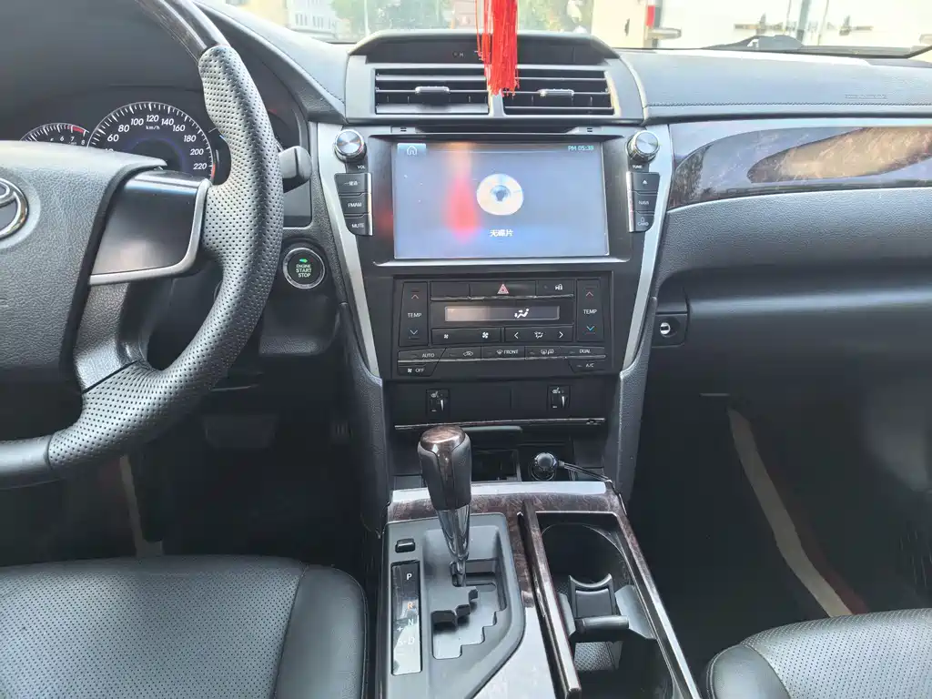 Camry 2.0 G Leading