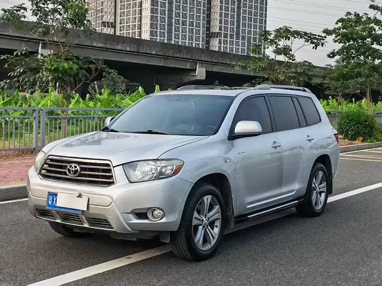 Toyota Highlander 2.7 L 2 WD 7-seat Luxury
