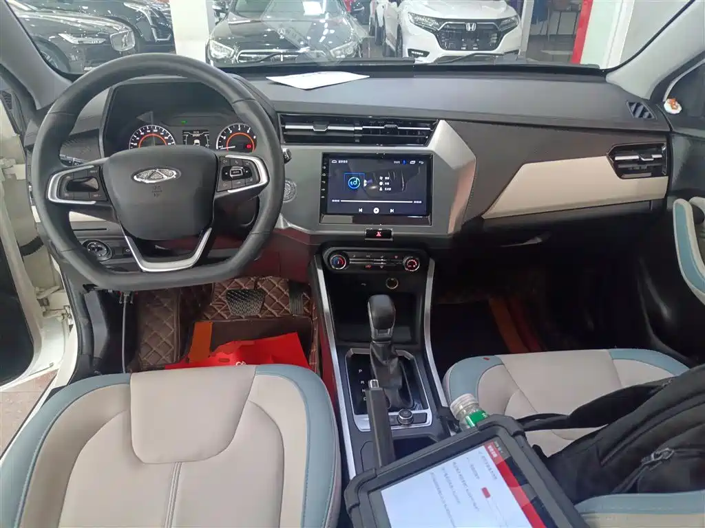 Tiggo 3 x Diamond 1.5 L CVT Elite