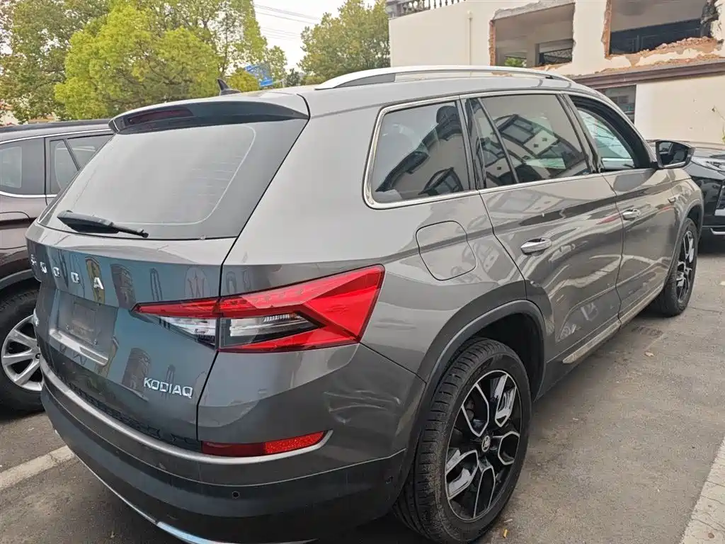 Kodiaq 柯迪亚克 2019款 改款 TSI330 7座两驱豪华优享版 国VI