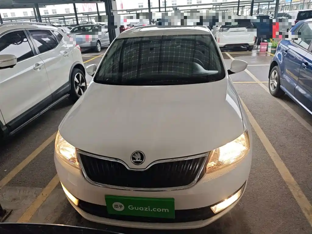 Rapid Spaceback Facelift 1.6 L Auto Creation