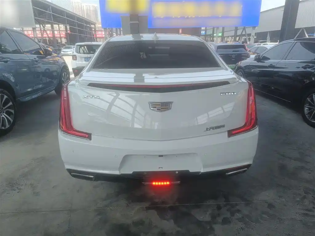 Cadillac XTS 28 T Tech