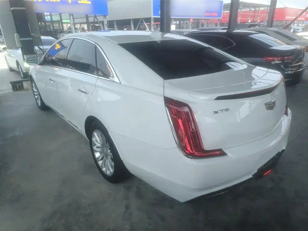 Cadillac XTS 28 T Tech