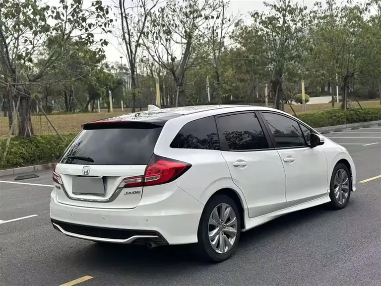 Honda Jade 1.8 L Auto Classic 5-seat