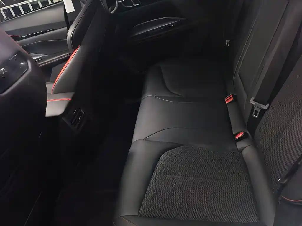 Changan Oshan Z6 Blue Whale 1.5 T DCT Smart Enjoyment