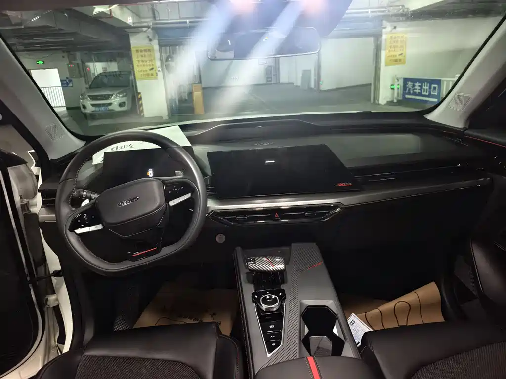 Changan Oshan Z6 Blue Whale 1.5 T DCT Smart Enjoyment