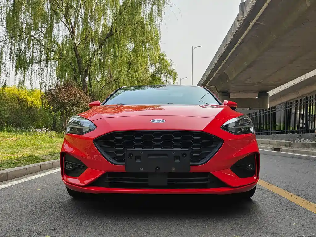 Focus Hatchback EcoBoost 180 Auto ST Line