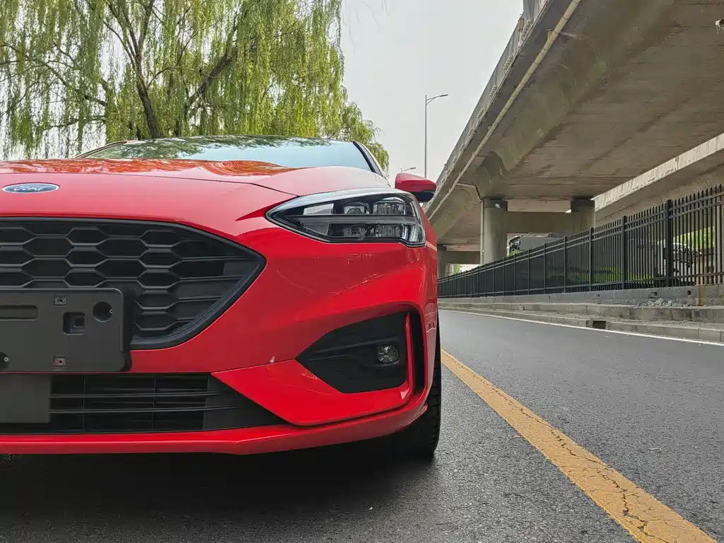Focus Hatchback EcoBoost 180 Auto ST Line