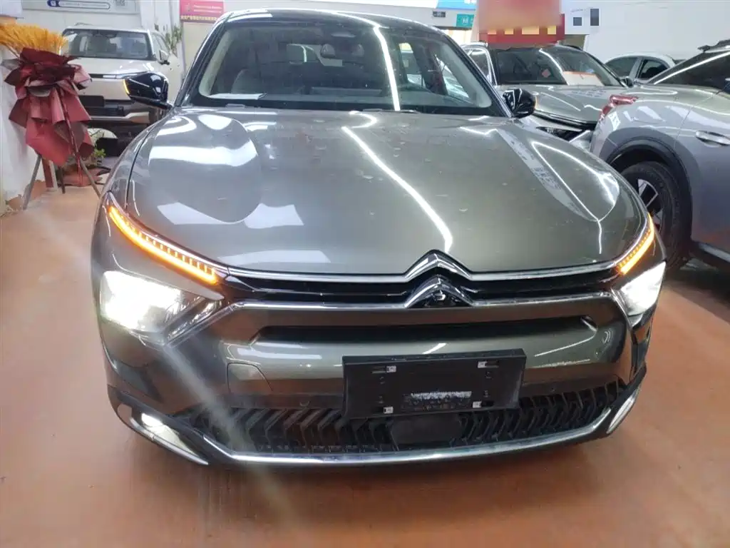 C5 X 凡尔赛C5 X 2021款 1.6 T 耀不凡