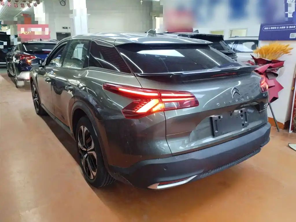 C5 X 凡尔赛C5 X 2021款 1.6 T 耀不凡