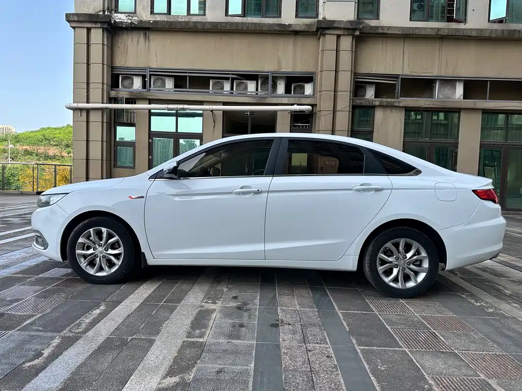 Emgrand GL 1.3 T DCT Elite