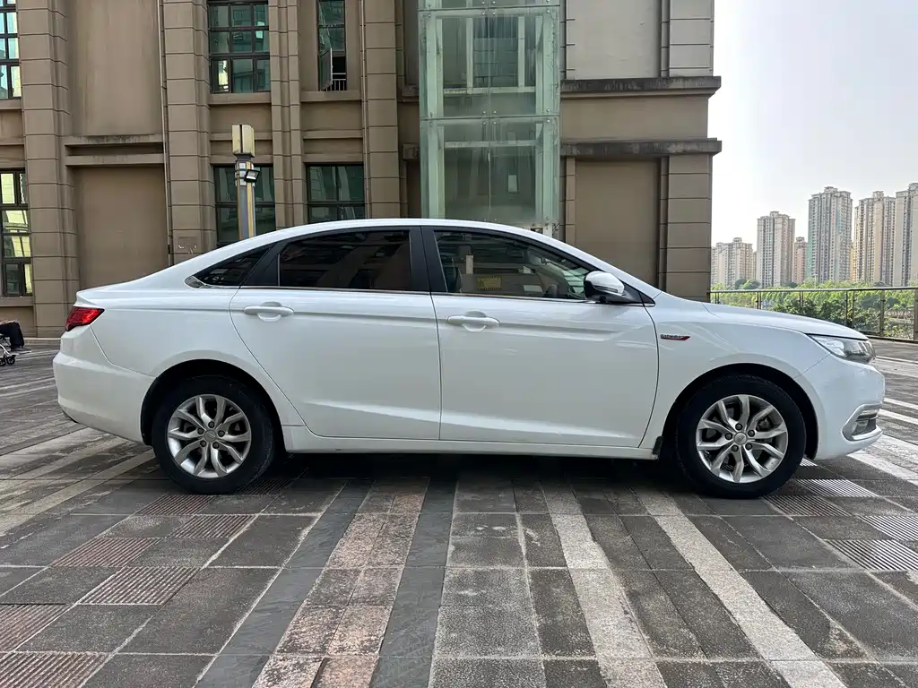 Emgrand GL 1.3 T DCT Elite