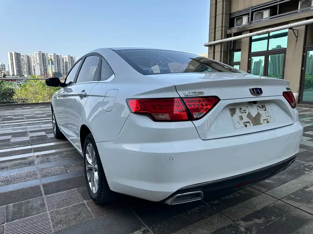 Emgrand GL 1.3 T DCT Elite